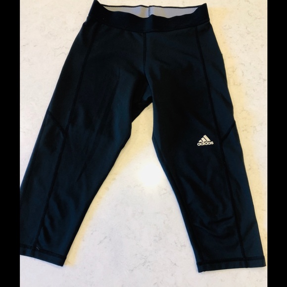 Adidas Techfit black Capri leggings size S - Picture 2 of 5
